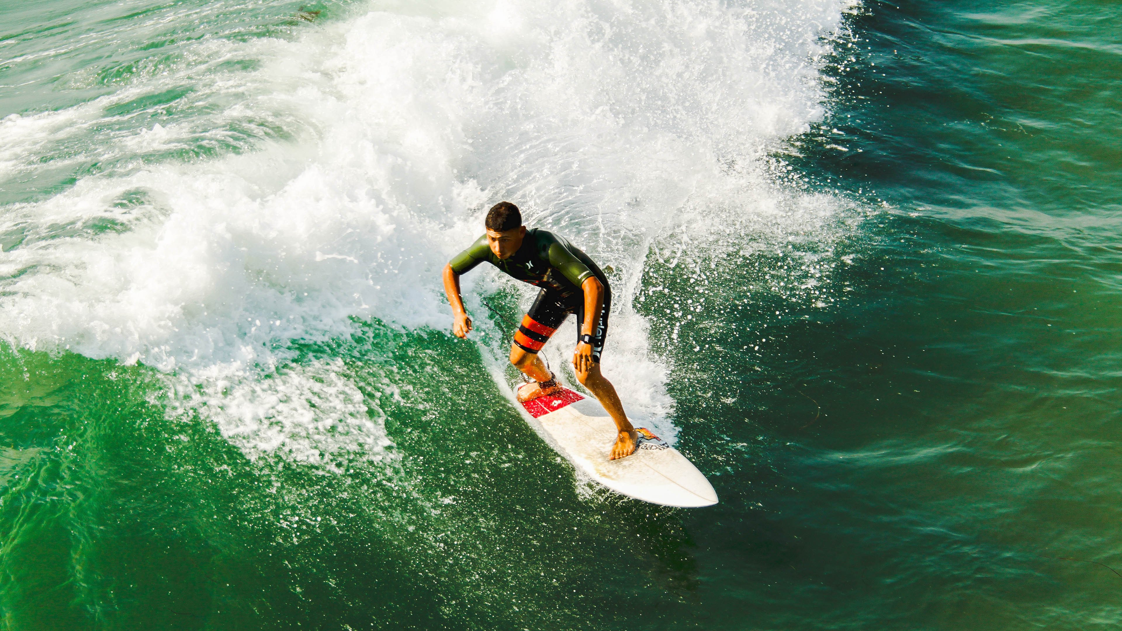 西决生死战,深圳末节觉醒,用中国篮球的血性撕碎猛龙
